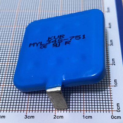 Protector de sobretensão de superfície montado em chip SMD de MOV com chumbo Varistor 34S751K 750V 460VAC 615VAC 45KA VDR ZNR